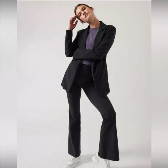 Athleta Salutation Stash High Rise Flare Pant Black Compression Waistband 1X - Picture 9 of 12